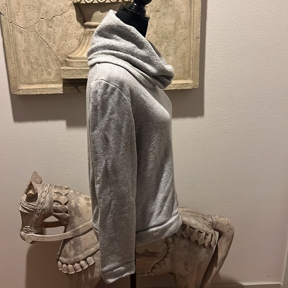 J. Crew heather gray cowl neck sweatshirt Sz L cotton blend front pockets - Picture 5 of 8